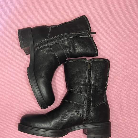 Clarks 'Reunite Go' Gore-Tex® Waterproof Moto Boot - Picture 2 of 8